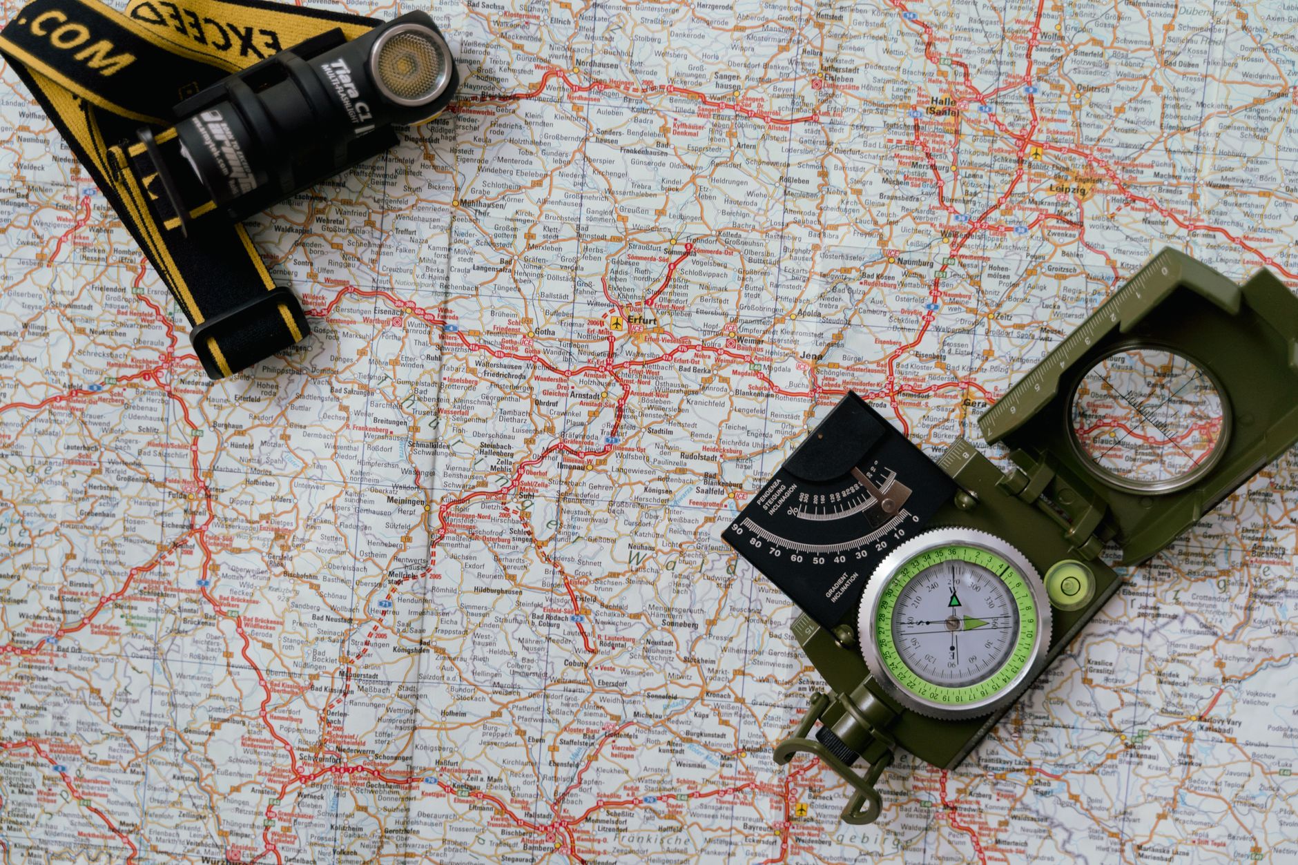 Custom route navigation with maps and compass